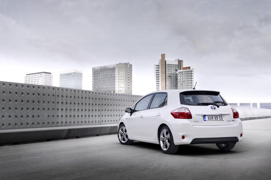  Toyota Auris HSD 2010 года  (фото 46 из 111)